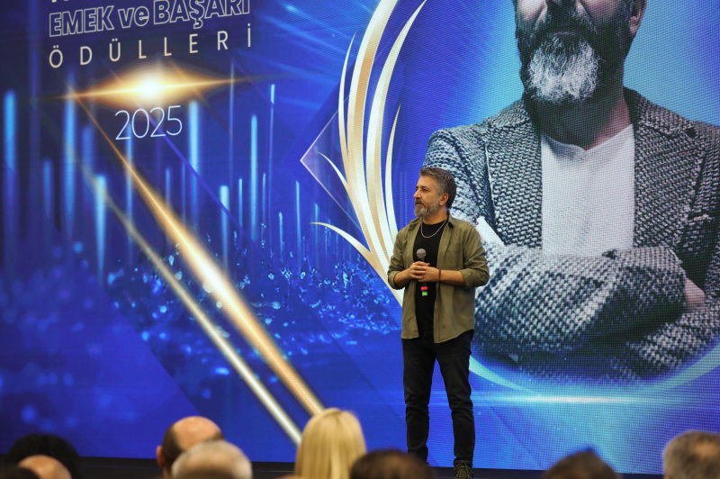 TÜRKİYE KAMU-SEN “EMEK VE BAŞARI ÖDÜLLERİ” SAHİPLERİNİ BULDU-2609