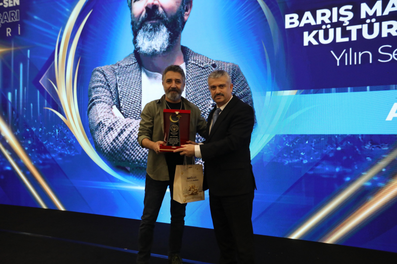 TÜRKİYE KAMU-SEN “EMEK VE BAŞARI ÖDÜLLERİ” SAHİPLERİNİ BULDU-2601