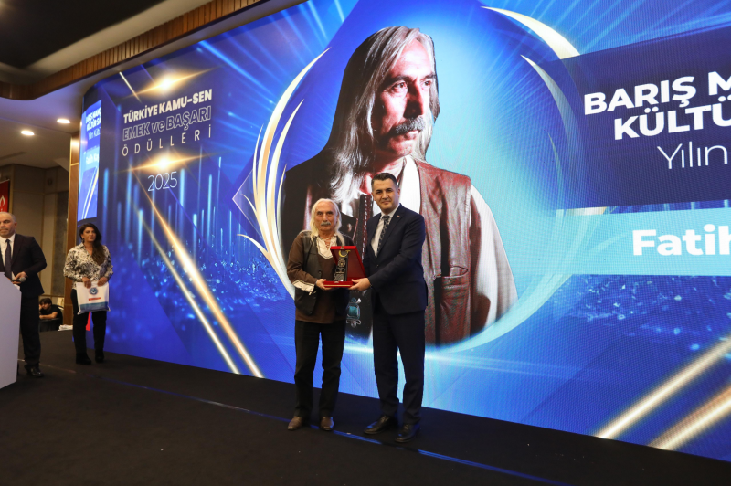 TÜRKİYE KAMU-SEN “EMEK VE BAŞARI ÖDÜLLERİ” SAHİPLERİNİ BULDU-2603