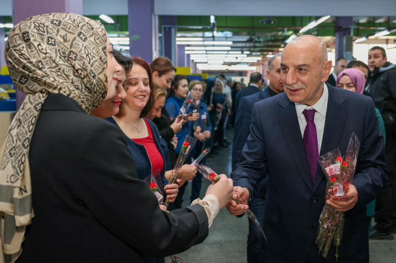 ANKARA BÜYÜKŞEHİR BELEDİYE BAŞKAN ADAYI TURGUT ALTINOK İLE PTT MERKEZLERİNDE KADIN ÜYELERİMİZİN DÜNYA KADINLAR GÜNÜNÜ KUTLADIK-2160