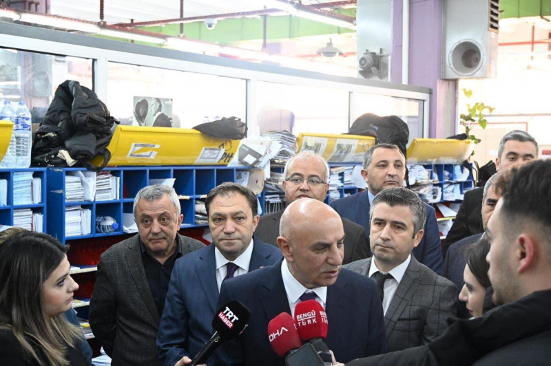 ANKARA BÜYÜKŞEHİR BELEDİYE BAŞKAN ADAYI TURGUT ALTINOK İLE PTT MERKEZLERİNDE KADIN ÜYELERİMİZİN DÜNYA KADINLAR GÜNÜNÜ KUTLADIK-2161