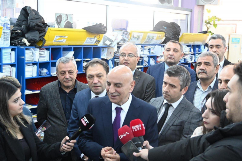 ANKARA BÜYÜKŞEHİR BELEDİYE BAŞKAN ADAYI TURGUT ALTINOK İLE PTT MERKEZLERİNDE KADIN ÜYELERİMİZİN DÜNYA KADINLAR GÜNÜNÜ KUTLADIK-2159