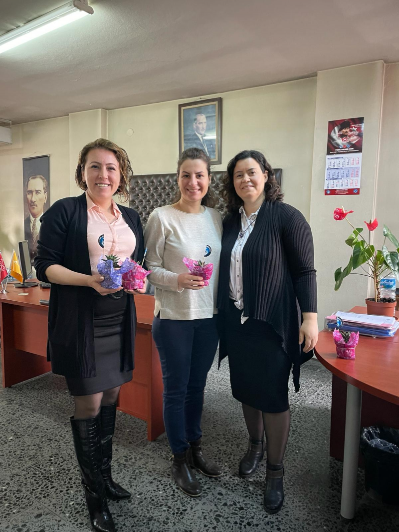 TÜRKİYE GENELİ KADIN ÜYELERİMİZİN  8 MART DÜNYA KADINLAR  GÜNÜNÜ KUTLADIK-2178