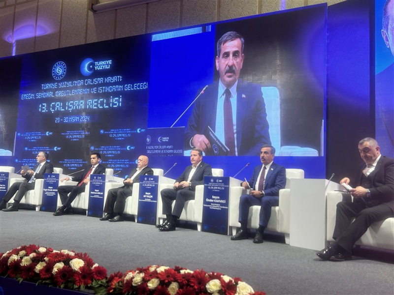 TÜRKİYE YÜZYILINDA ÇALIŞMA HAYATI: EMEĞİN, SENDİKAL ÖRGÜTLENMENİN VE İSTİHDAMIN GELECEĞİ PANELİNE KATILDIK-2213
