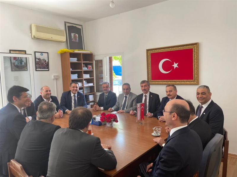 TÜRKİYE KAMU-SEN YÖNETİM KURULU YAVRU VATAN’A ÇIKARMA YAPTI-1134