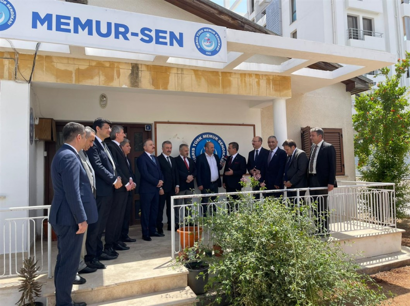 TÜRKİYE KAMU-SEN YÖNETİM KURULU YAVRU VATAN’A ÇIKARMA YAPTI-1136