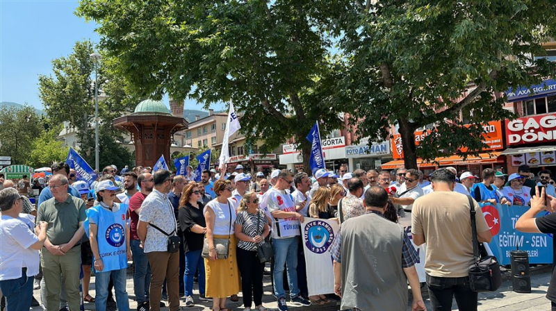 TÜM İLLERDE EŞ ZAMANLI OLARAK MEMUR MAAŞ ARTIŞLARINA İLİŞKİN BASIN AÇIKLAMASI YAPTIK-1830