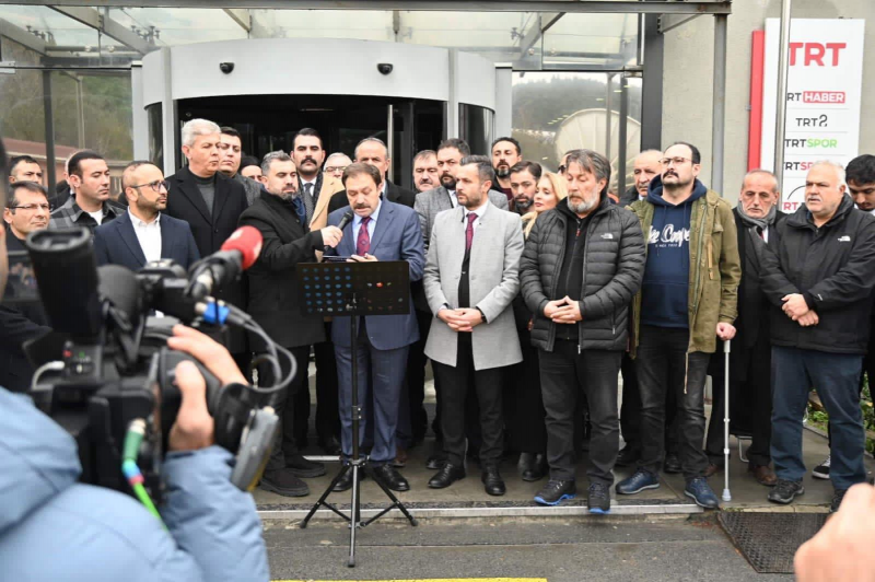 İSTANBUL TRT'DE BASIN AÇIKLAMASINDA BULUNDUK-2559