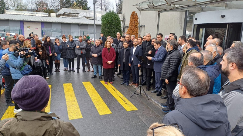 İSTANBUL TRT'DE BASIN AÇIKLAMASINDA BULUNDUK-2552