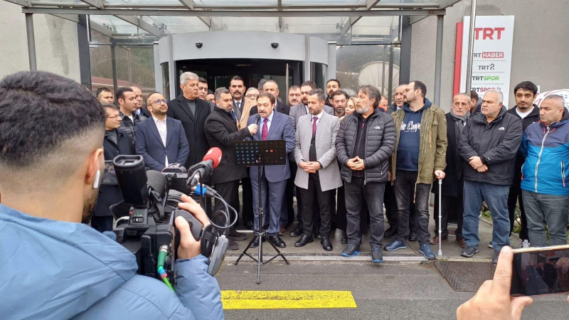 İSTANBUL TRT'DE BASIN AÇIKLAMASINDA BULUNDUK-2561